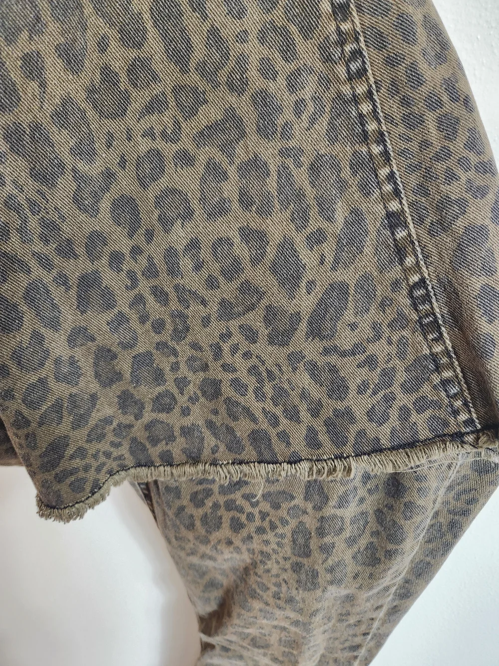 Rock & Roll Denim Brand Women's  Leopard Flares - Picture 4 of 4